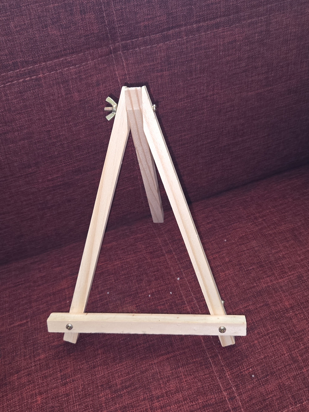 Mini Wooden Tabletop Easel - Natural Wood